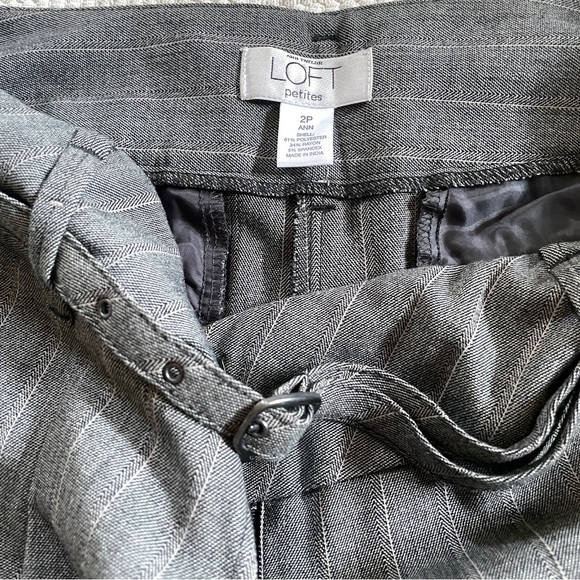 Ann Taylor LOFT Petite Pinstriped Pleated Knee Length Cuff Pants With Belt 2P - Picture 3 of 9
